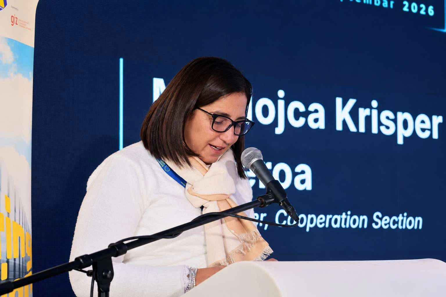 Compressed Ms Mojca Kirsper Figueroa